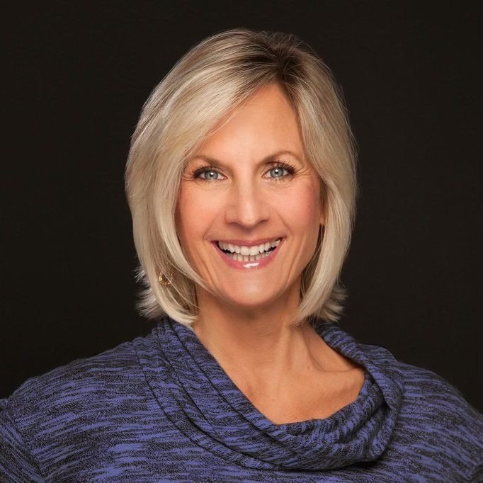 LeeAnne Moody, studio headshot
